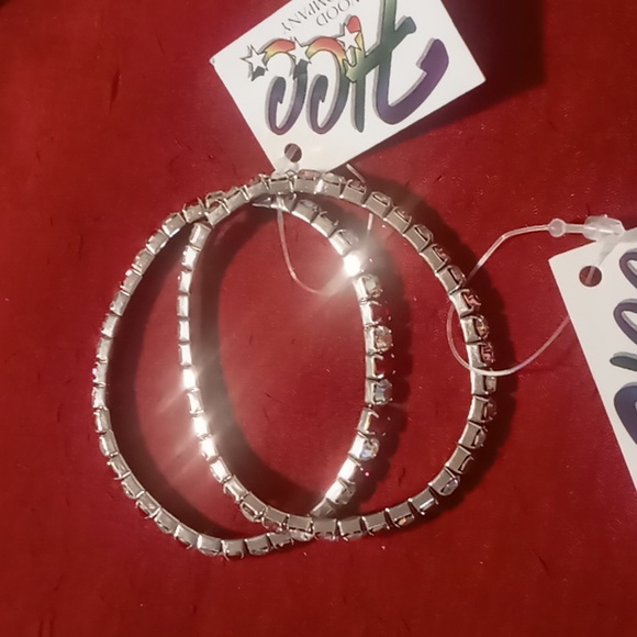 2 Single royale expandable bracelets. Full of color easy on & off. - Picture 5 of 7